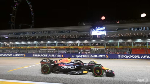 红牛车队的荷兰车手马克斯·维斯塔潘在新加坡滨海湾街道赛道上参加了一场Formula One新加坡大奖赛的排位赛。